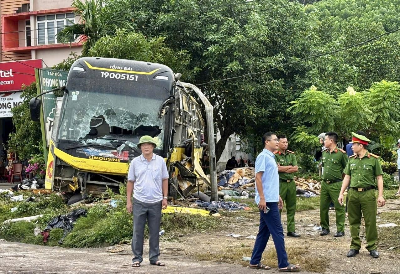 Bo Y te chi dao khan vu lat xe khach o Ha Tinh lam 10 nguoi chet hinh anh