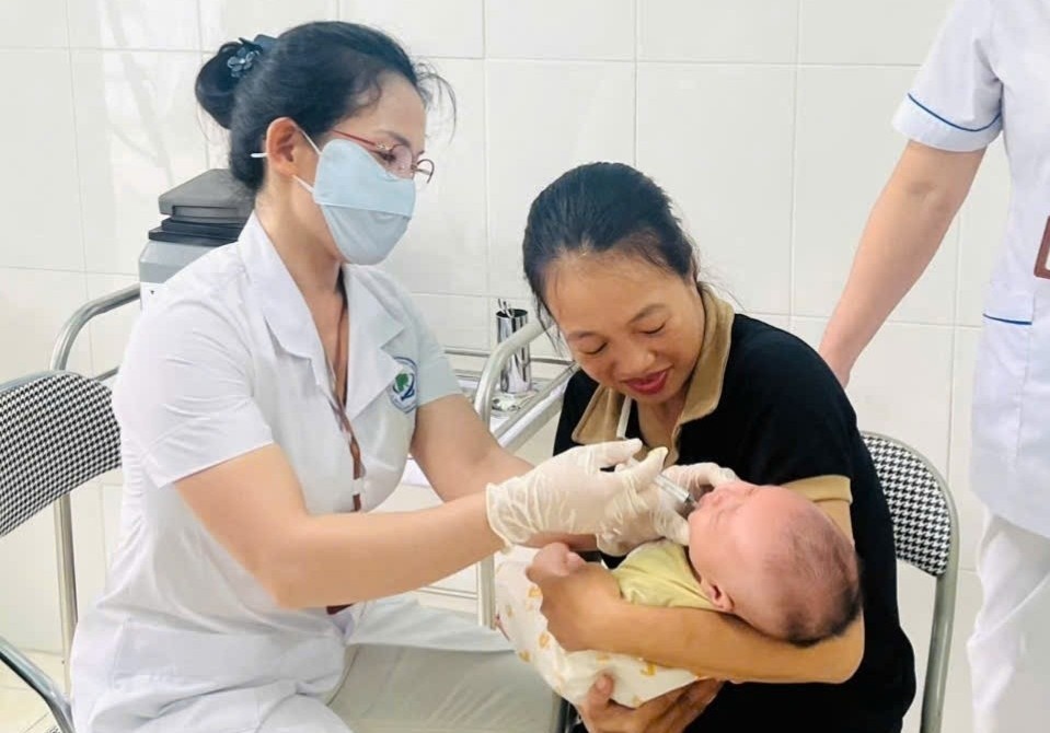 Loai vaccine dat do nay mien phi cho tre so sinh tren ca nuoc hinh anh