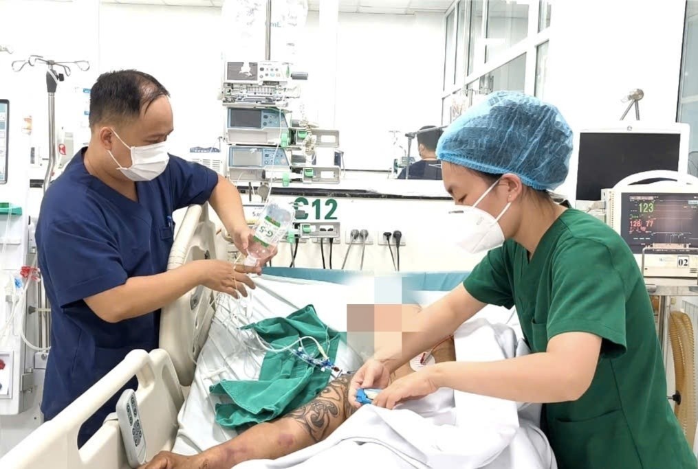 Mac can benh nguy hiem sau chuyen cong tac chau Phi hinh anh