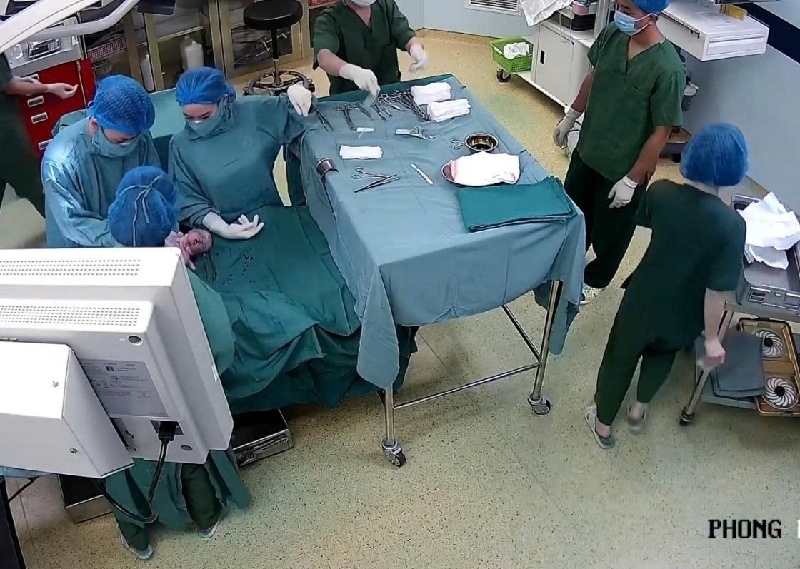 Ca mo 'nguoc quy trinh, dung luong tam' cuu 3 me con san phu hinh anh