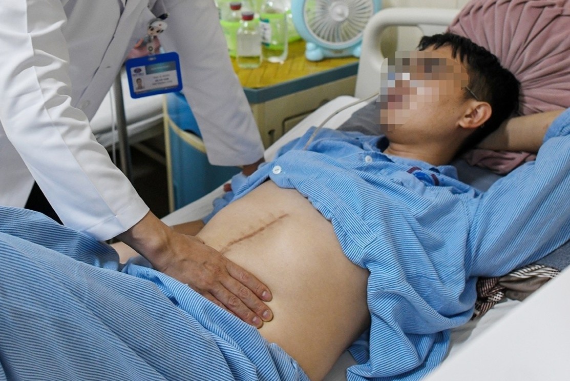 Mac ung thu dai truc trang o tuoi 25 hinh anh