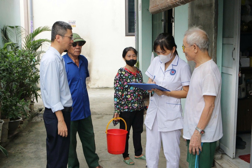 Ha Noi ghi nhan 191 truong hop mac benh tay chan mieng trong mot tuan hinh anh