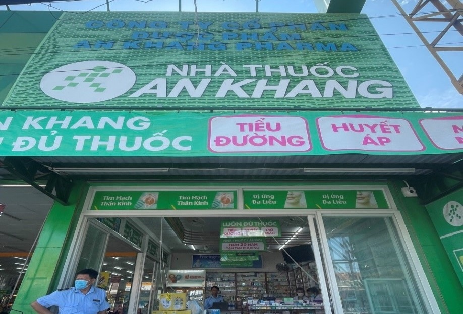 Hang loat nha thuoc lon o TP.HCM bi xu phat hinh anh