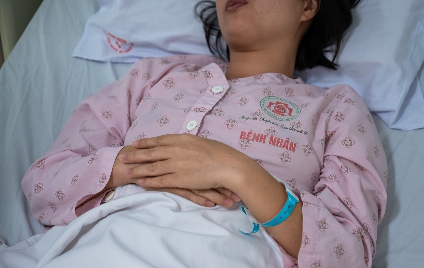 cap cuu dot quy anh 2