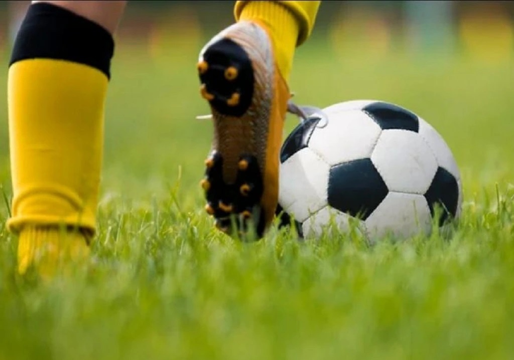 Thanh nien 22 tuoi phai cat bo tinh hoan vi cu nga khi da bong hinh anh