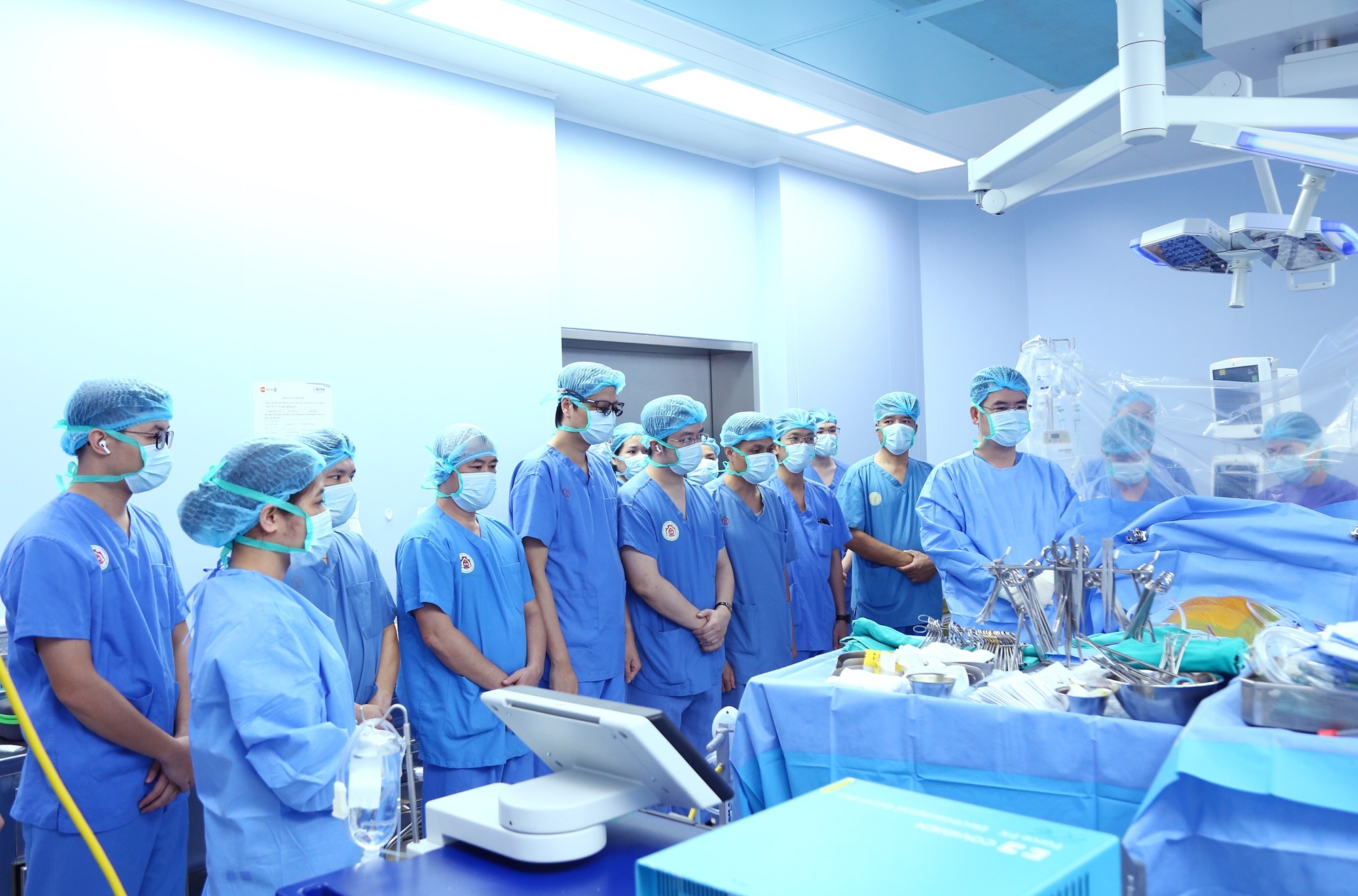 Hang chuc y bac si BV 108 cui dau truoc nam quan nhan chet nao hinh anh