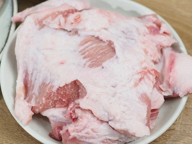 Co nen an thit lon nong thay the thit lon nac khong? hinh anh