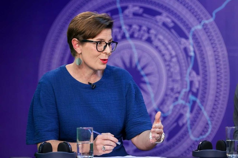 thuoc la dien tu anh 1