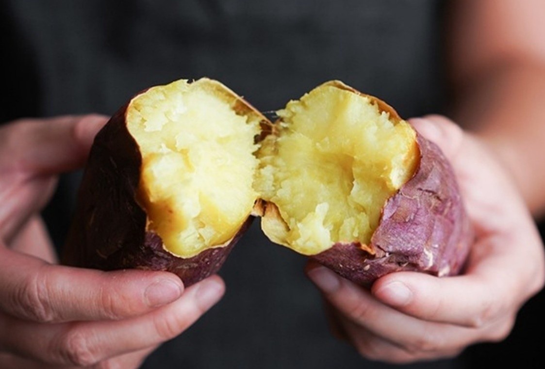 Khoai lang luoc co tac dung gi? hinh anh