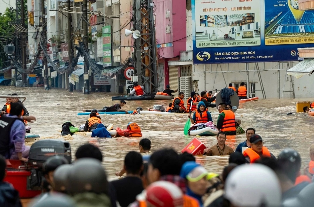 Sau ngap lut lich su, chuyen gia neu viec khan cap can lam hinh anh