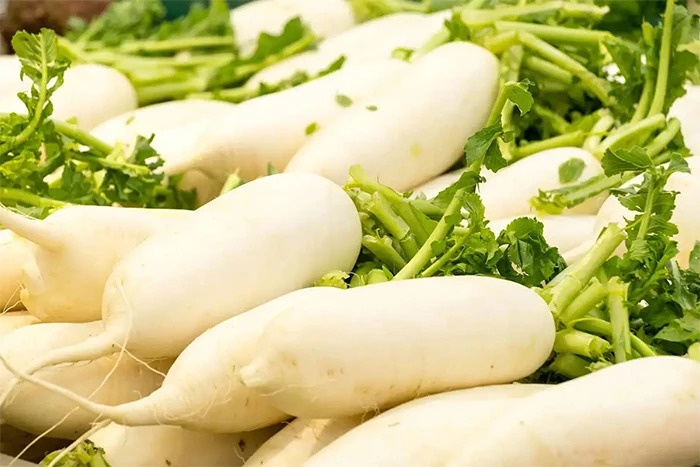 4 thuc pham ky cu cai, tranh ket hop bua bai keo gay hai hinh anh