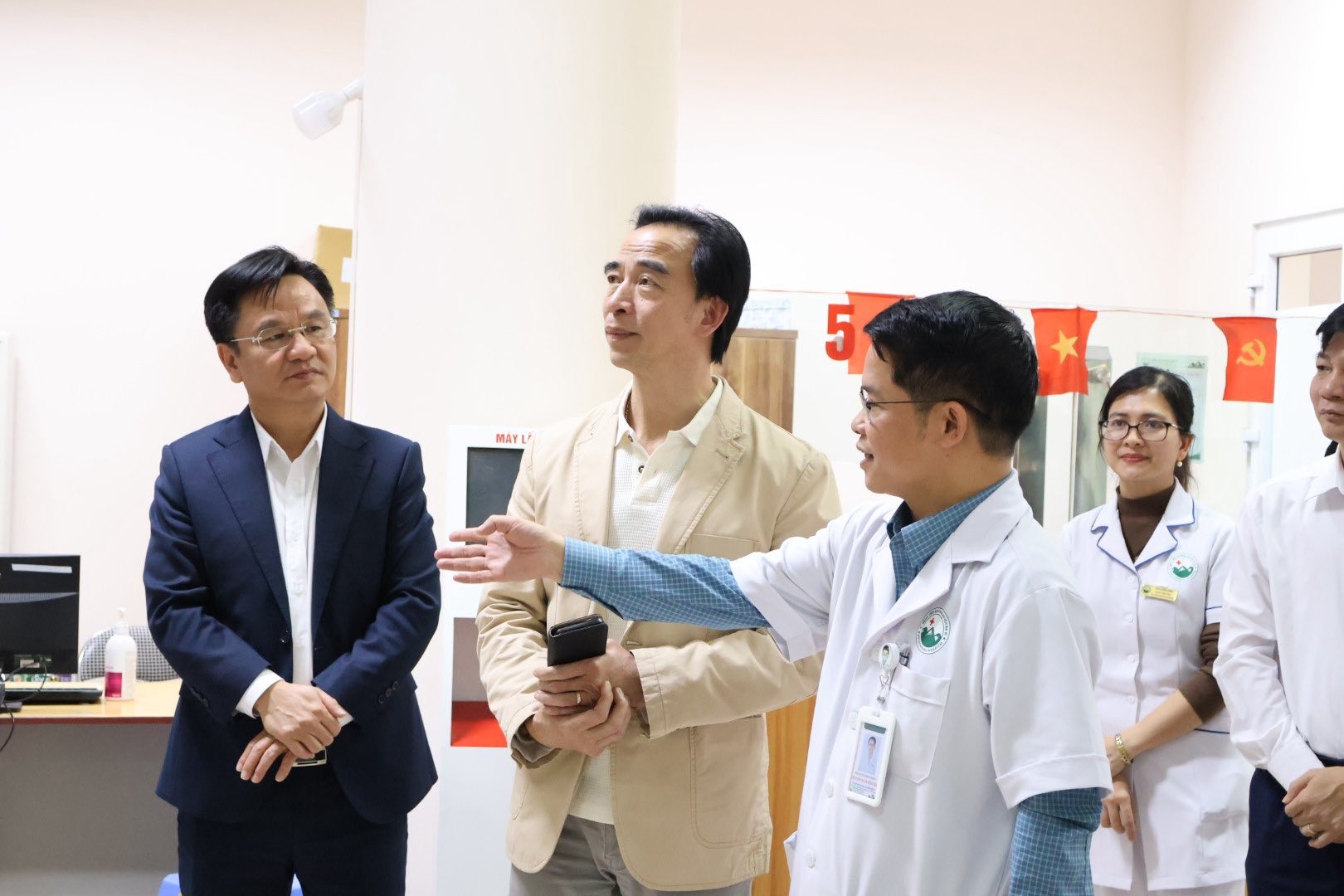 Bác sĩ Tuấn ảnh 2 Bac si Tuan anh 2