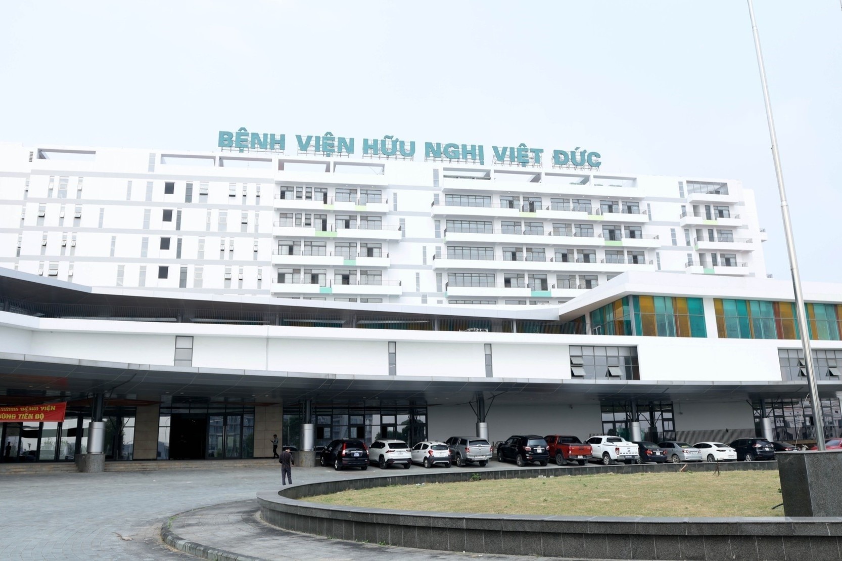 Hon 10 nam cho doi, Bach Mai va Viet Duc co so 2 khai truong ngay mai hinh anh