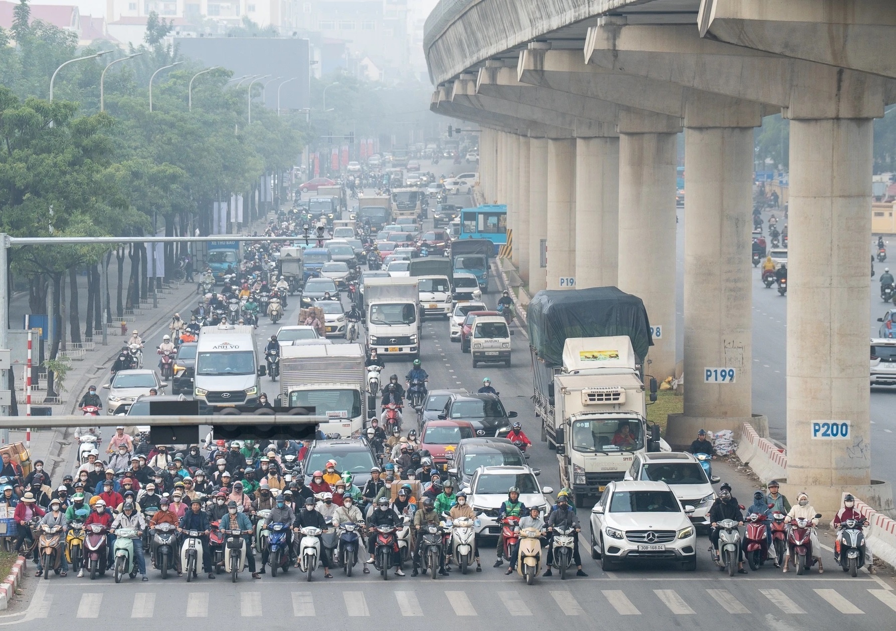 Bui min day dac, khong khi Ha Noi o nhiem thu 2 the gioi hinh anh