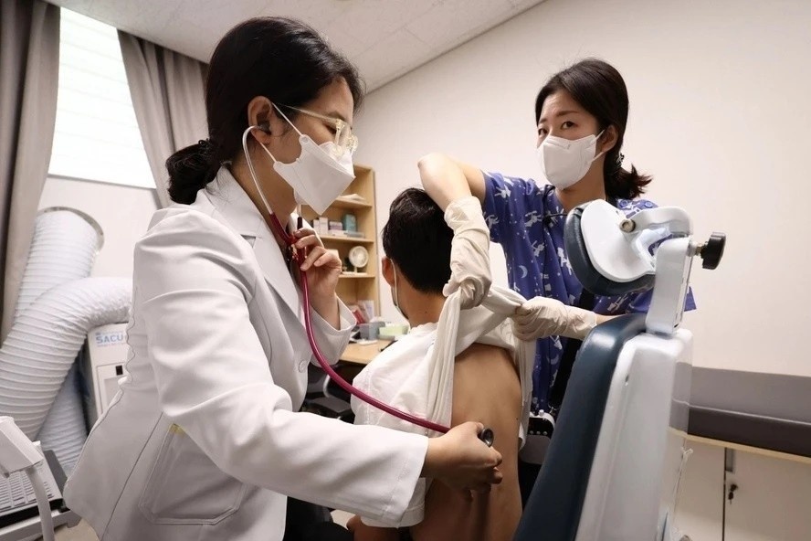 Duong lay truyen sui mao ga phuc tap tai Viet Nam hinh anh