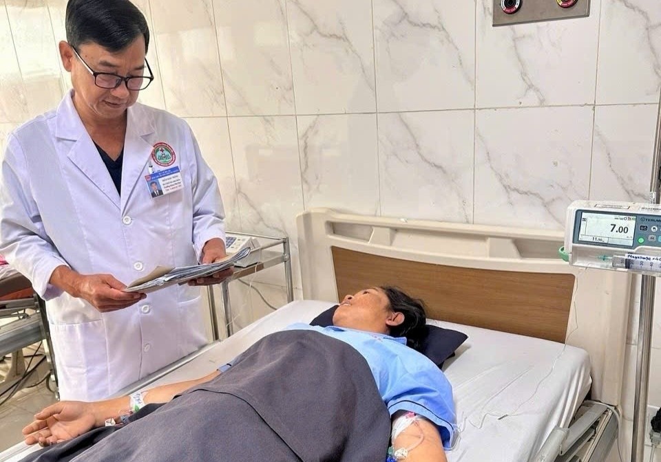 Vo tu cung trong lan mang thai thu 9 hinh anh