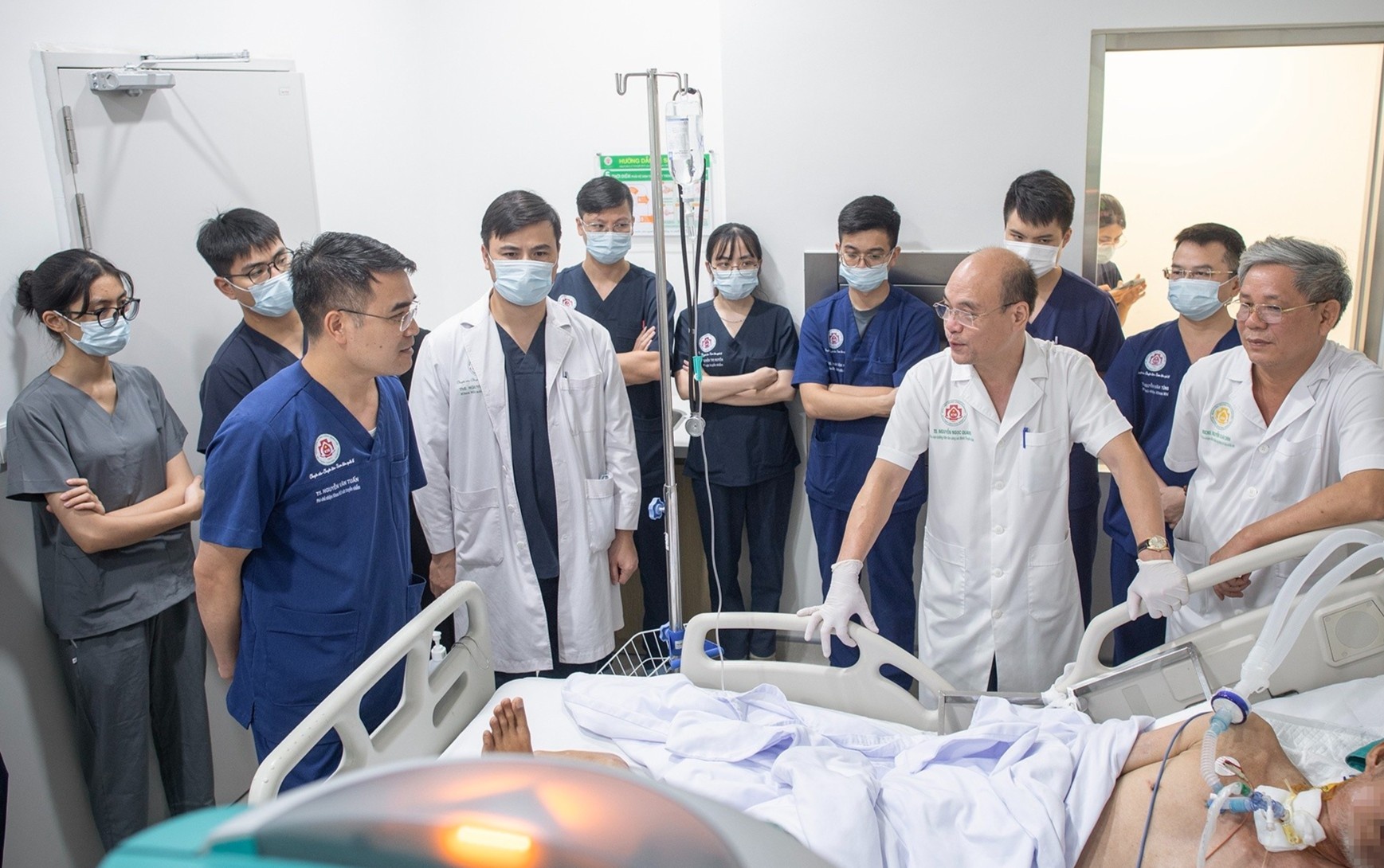 bac si noi tru anh 9