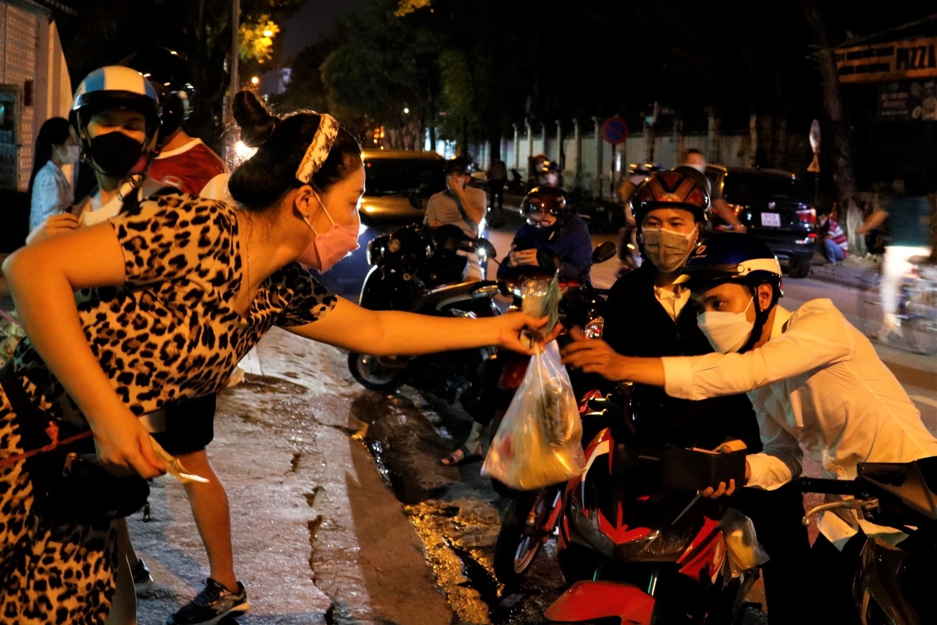 Bo Y te yeu cau siet chat phong ngua ngo doc thuc pham dip Tet hinh anh