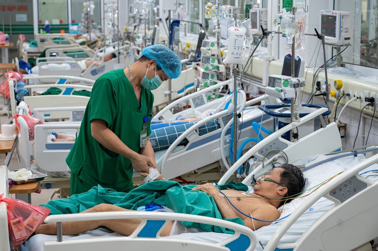 Bo Y te yeu cau toan nganh y truc 24/24 dip Tet Binh Ngo hinh anh