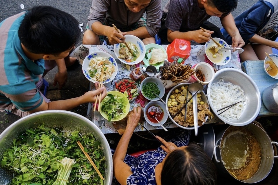 Bo Y te: Ban thuc an duong pho ban co the bi phat den 3 trieu dong hinh anh