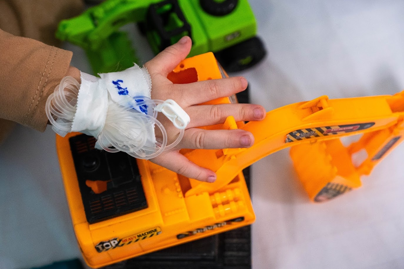 Be 3 tuoi nhiem giang mai, gia dinh khong hay biet hinh anh