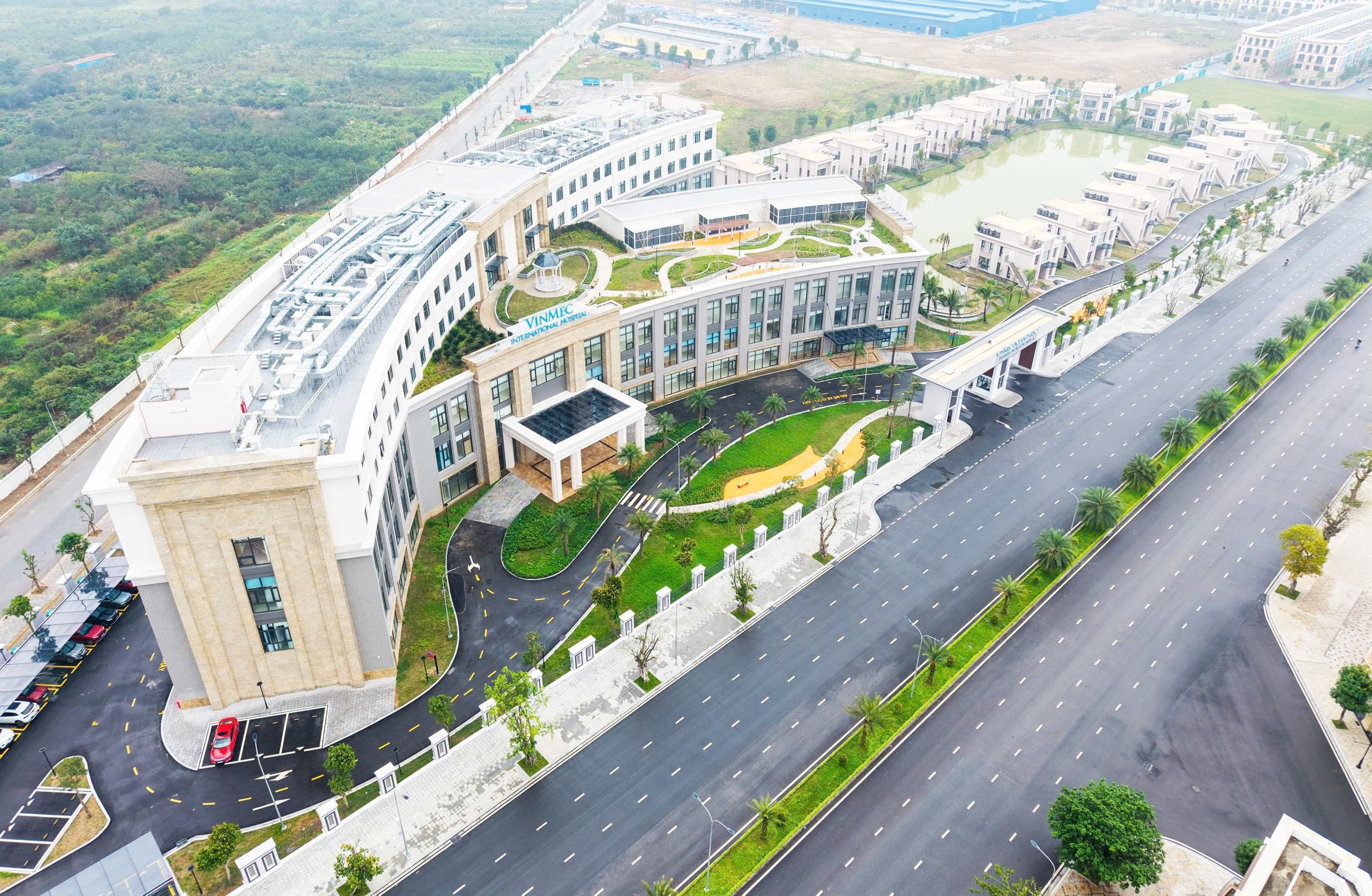 Them benh vien quy mo nghin ty di vao hoat dong hinh anh