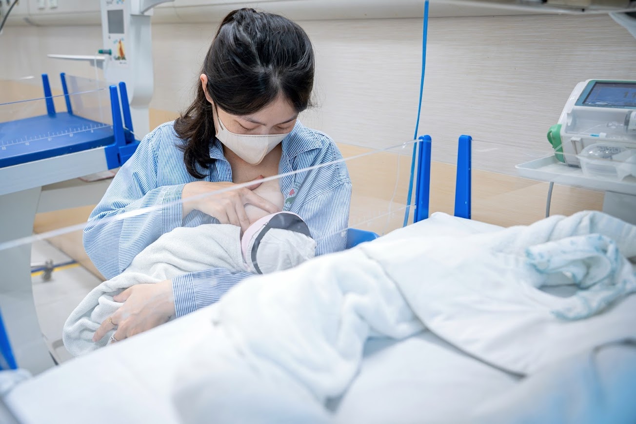 Bai toan tai chinh khi sinh con: De dich vu hay bao hiem y te? hinh anh