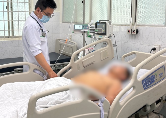 Sot xuat huyet gia tang o nguoi lon, nhieu ca nguy kich tai TP.HCM hinh anh