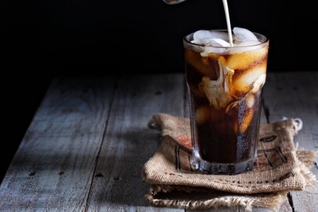 Ca phe va nuoc tang luc anh huong den suc khoe the nao? hinh anh