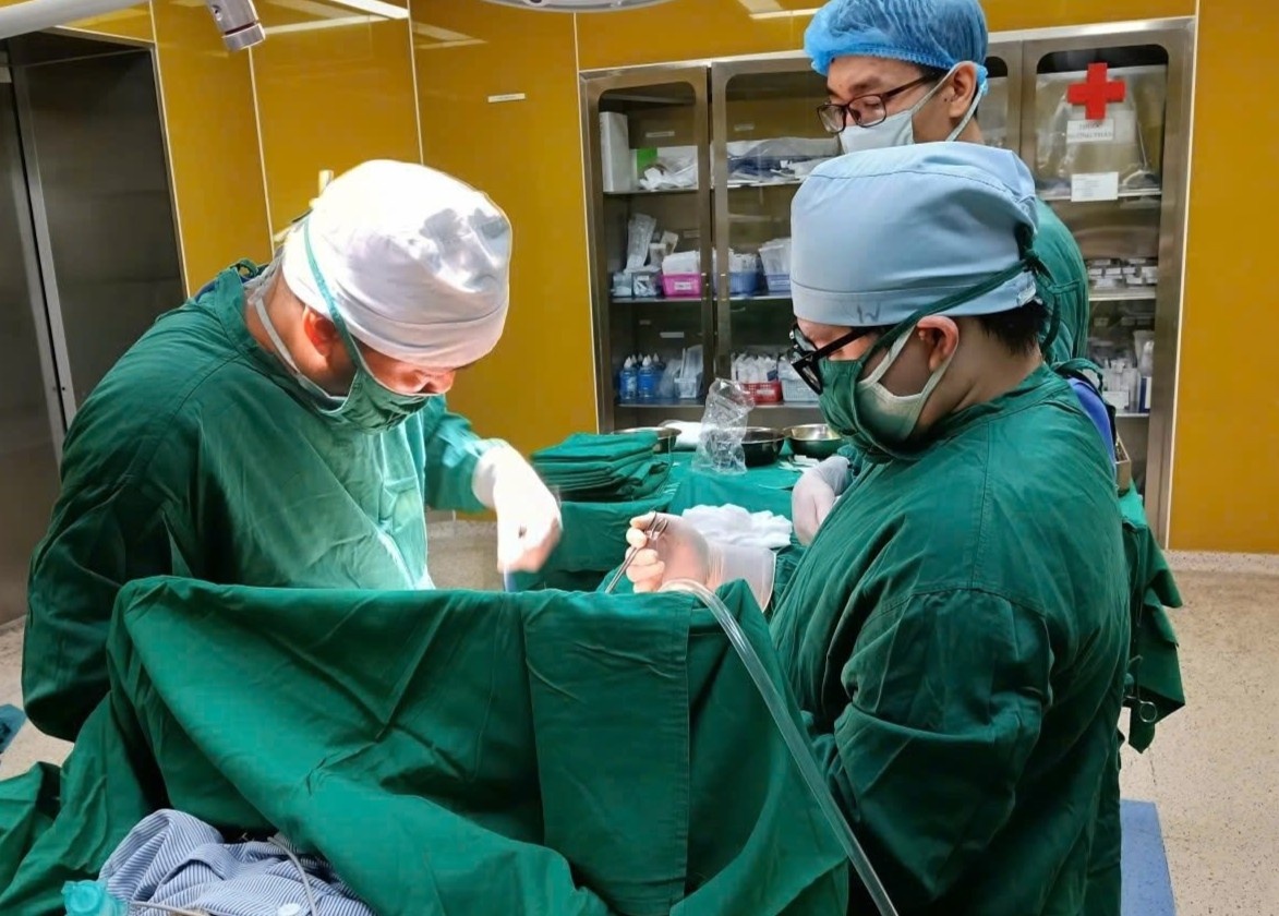 3 lan thung tang trong 4 thang, can benh khien bac si 'dau dau' hinh anh