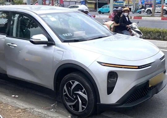 Dieu day dut phia sau vu mot nguoi tu vong trong oto o TP.HCM hinh anh