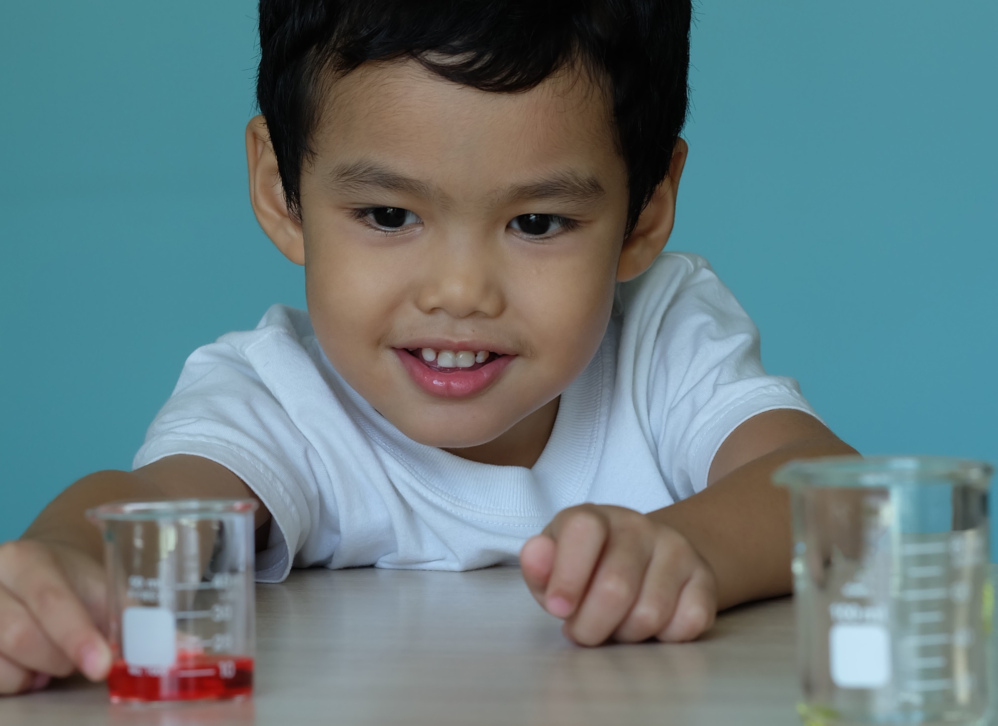 Nhung dau hieu 'giau mat' khien tre cham lon hinh anh