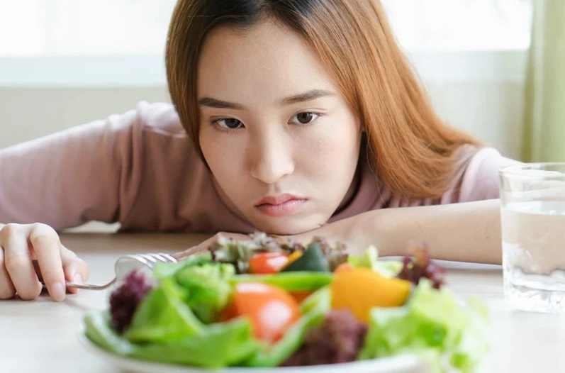 Dieu gi xay ra voi nguoi luon nhin an sang? hinh anh