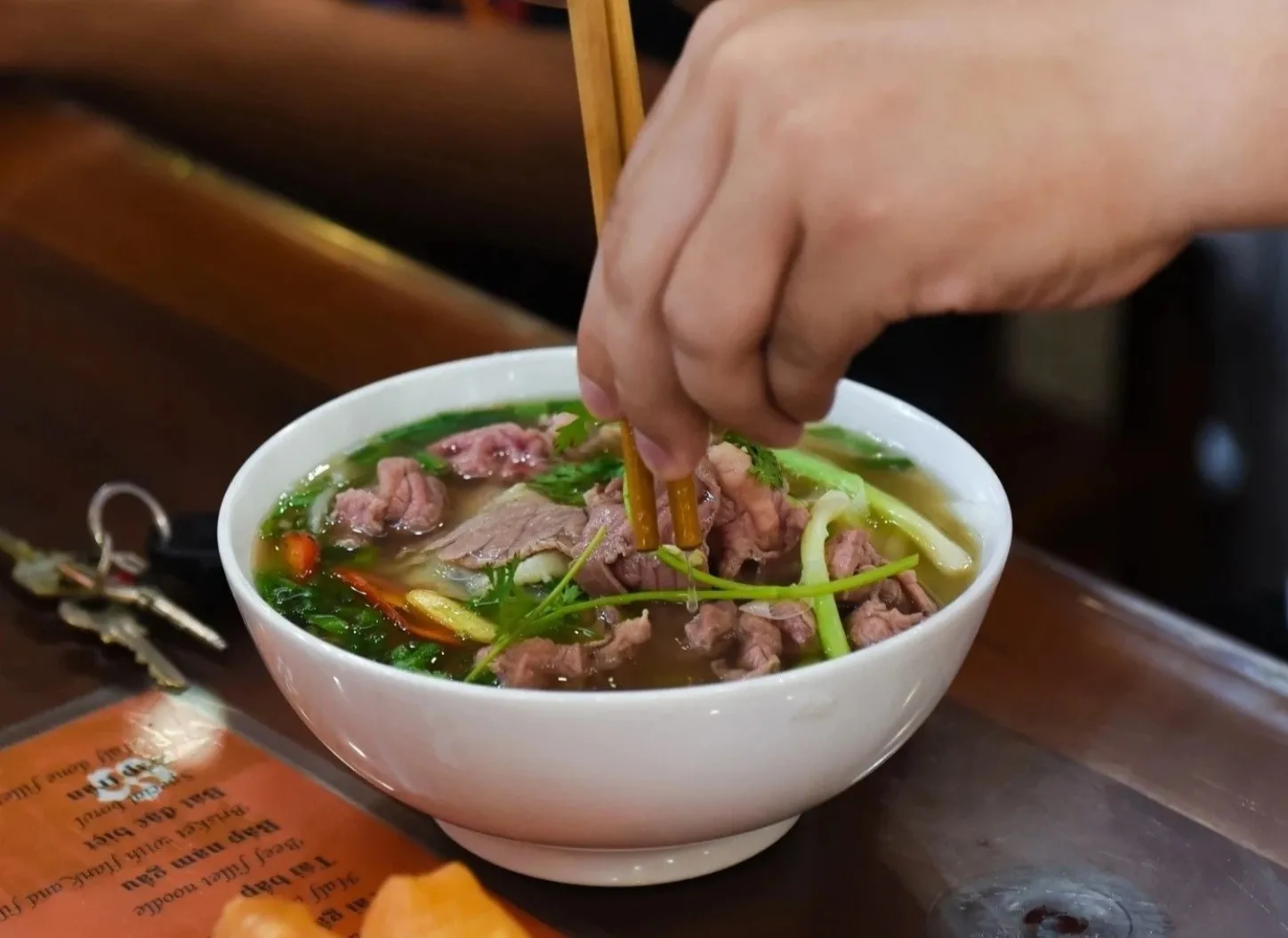Mot sai lam khi an pho 'ruoc' them mo mau, tang can veo veo hinh anh