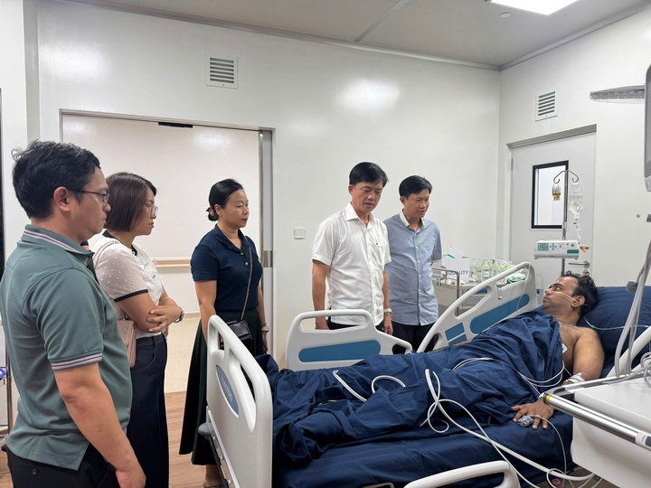 Tình trạng 17 nạn nhân sống sót trong vụ lật ca nô ở Phú Quốc
