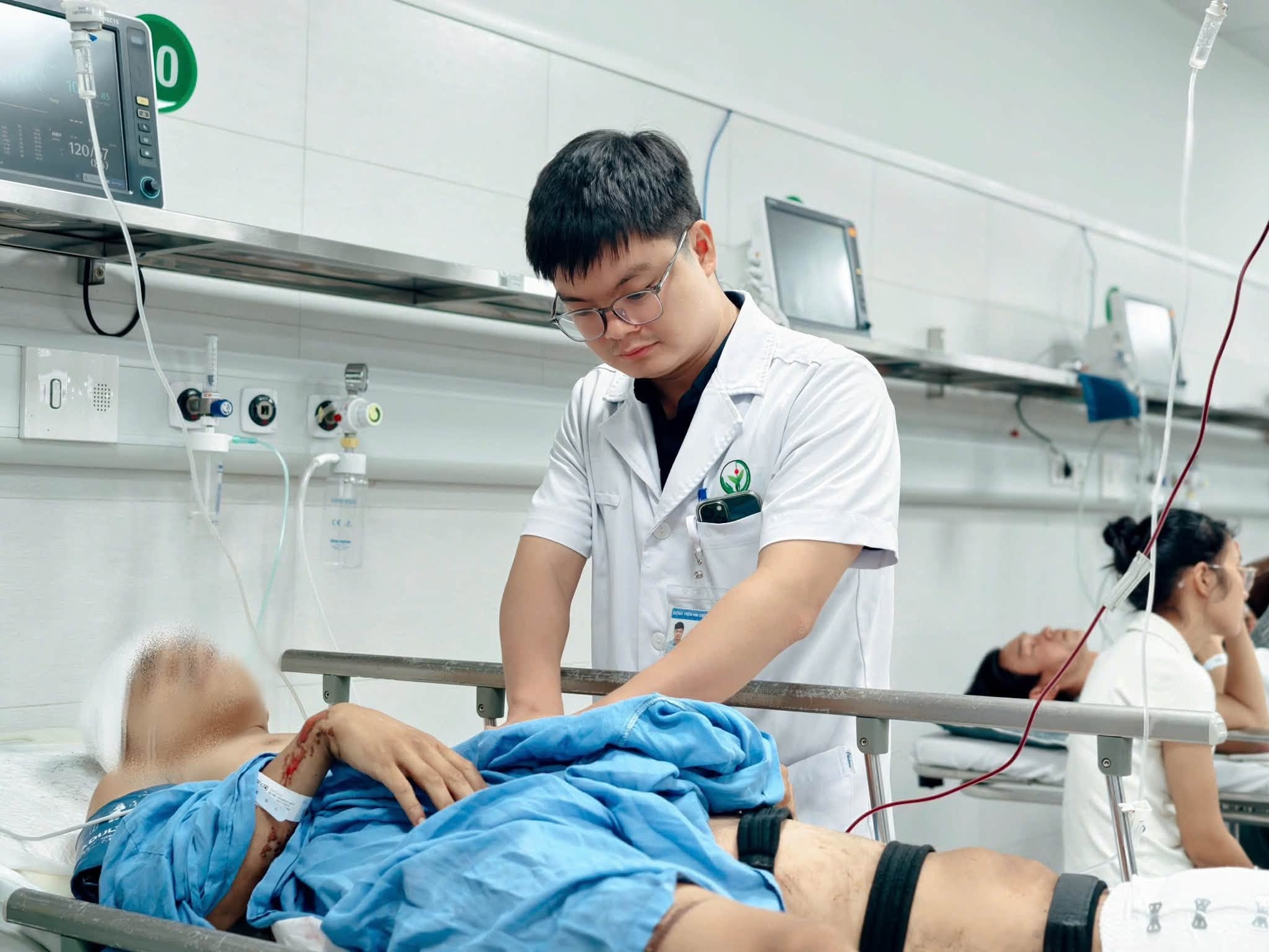 Tình hình các nạn nhân vụ xe khách lao khỏi cao tốc sáng nay
