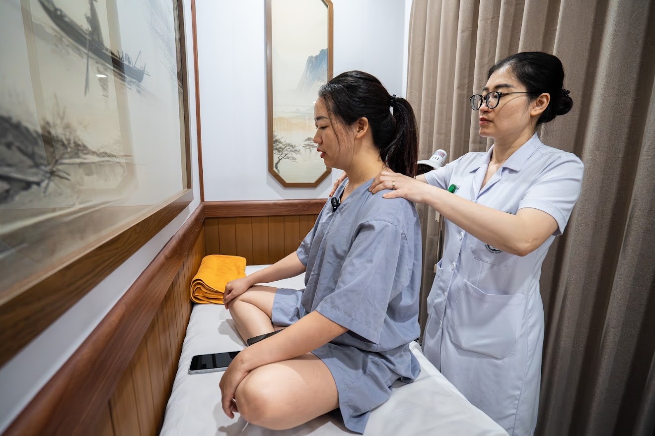 đau cổ vai g&aacute;y ảnh 2