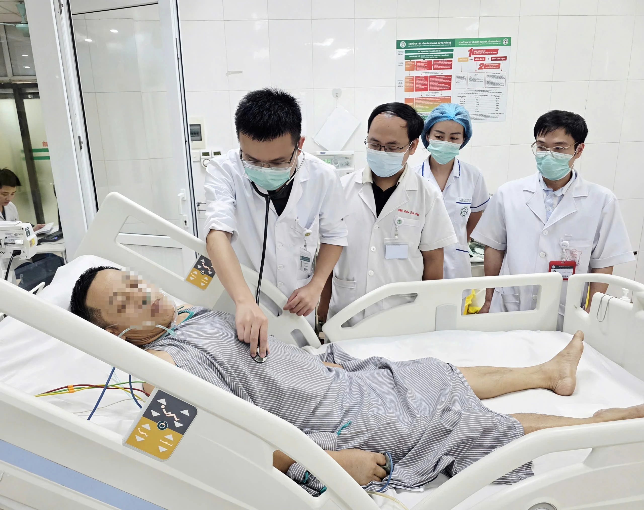 Chi tiết tình cờ từ chuyến đi nước ngoài giúp cứu sống 2 người