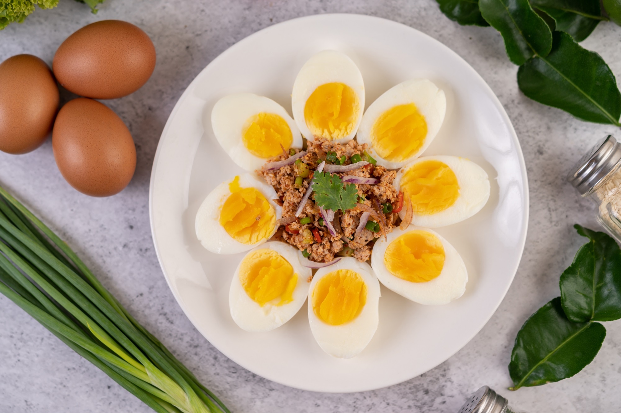 trứng vịt lộn ảnh 1