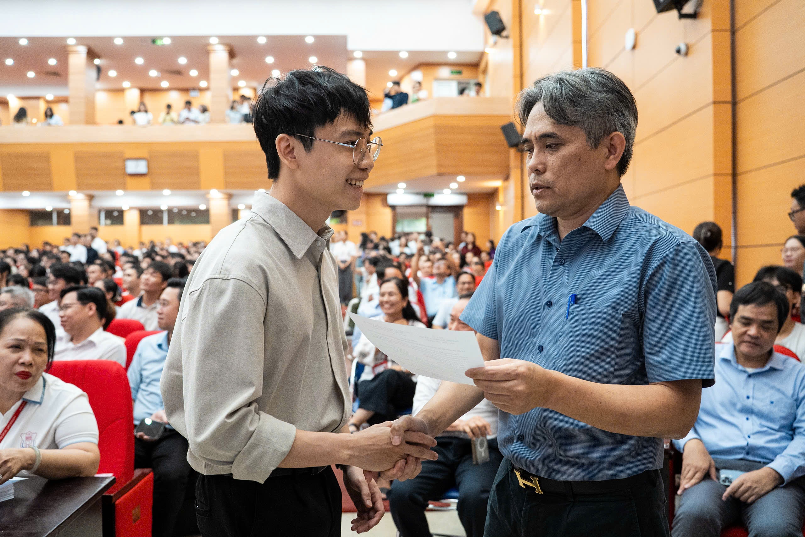 b&aacute;c sĩ nội tr&uacute; ảnh 10