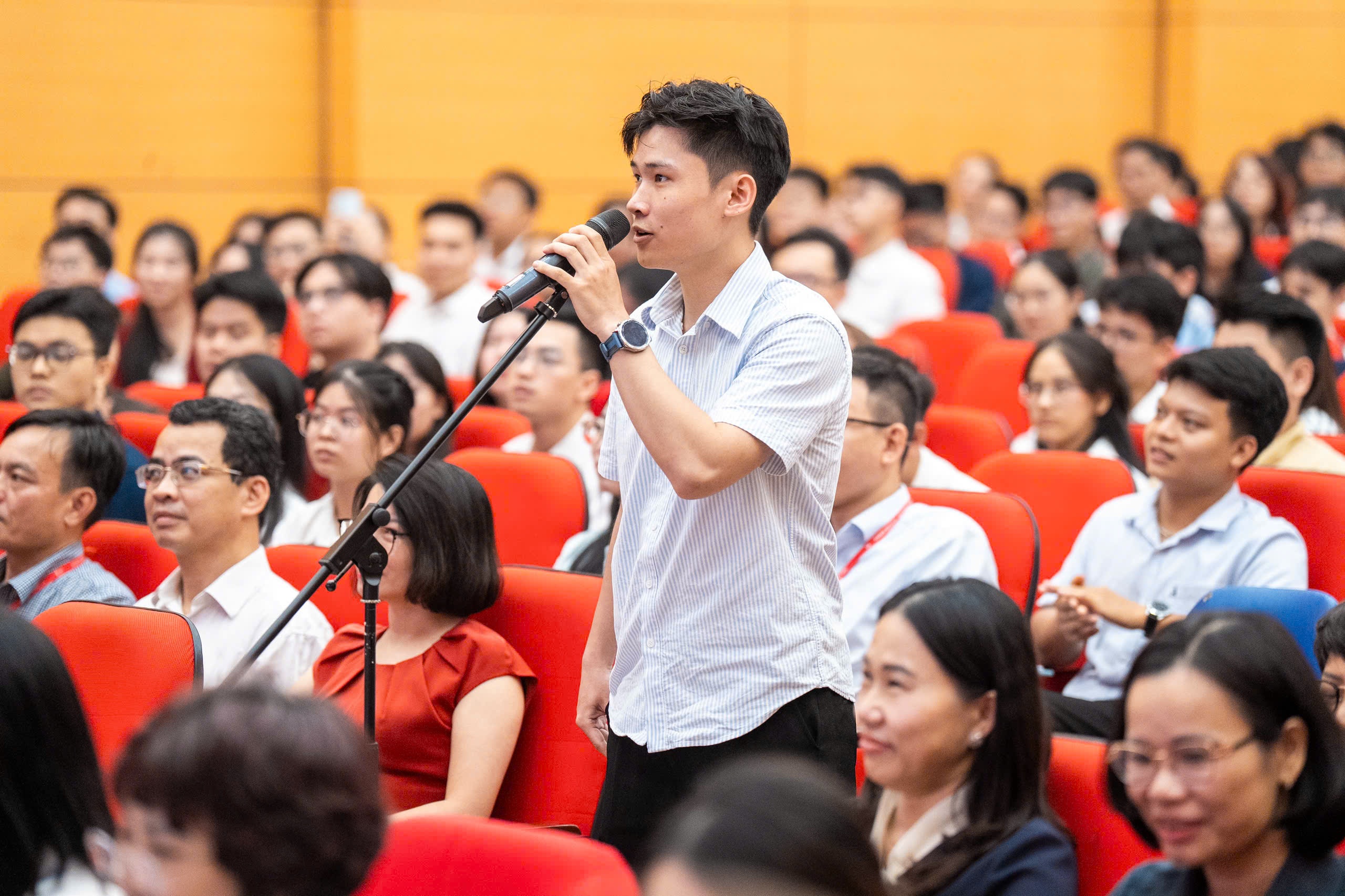 b&aacute;c sĩ nội tr&uacute; ảnh 9