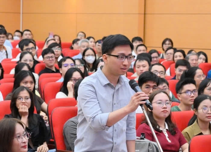 B&aacute;c sĩ nội tr&uacute; ảnh 3