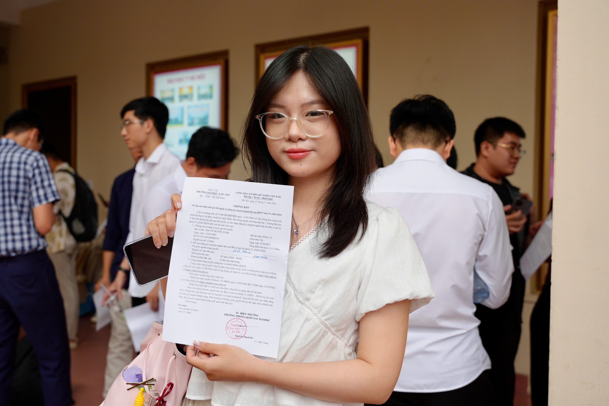 B&aacute;c sĩ nội tr&uacute; ảnh 3