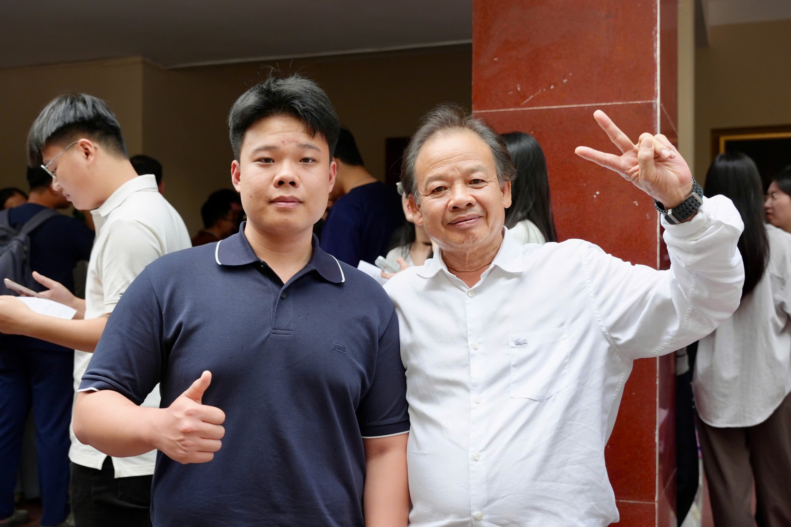 B&aacute;c sĩ nội tr&uacute; ảnh 2