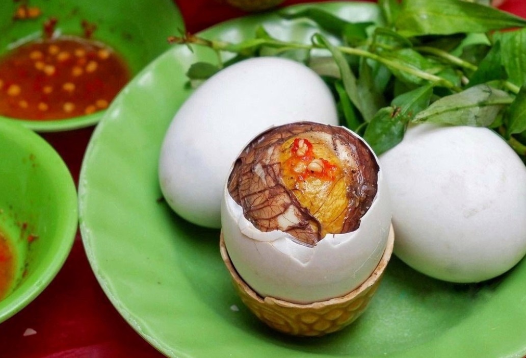 Trứng vịt lộn ảnh 1