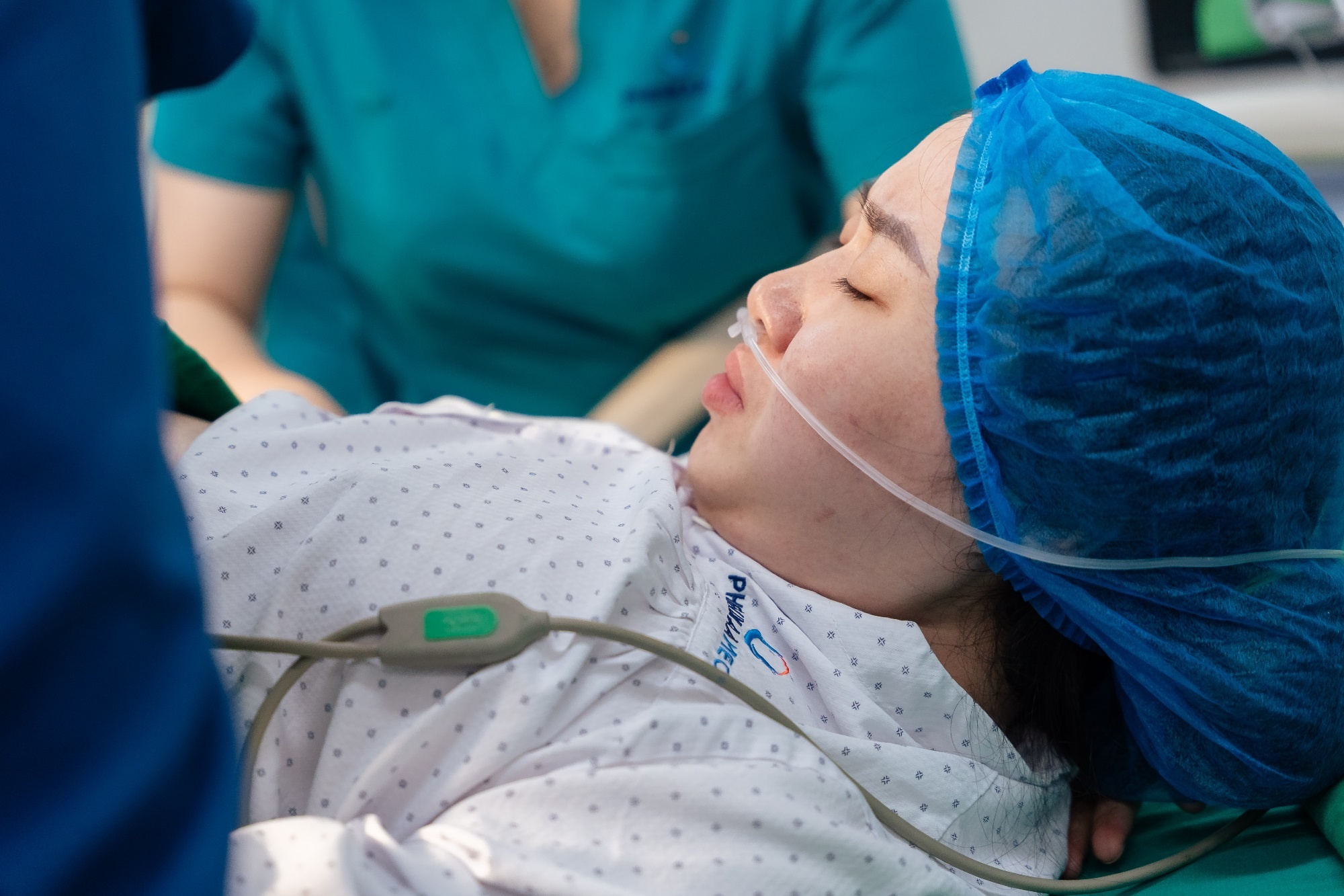 Ca sinh tam thai hy hữu của sản phụ 28 tuổi