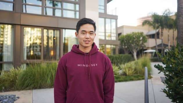 Nguoi dan ong kiem 114.000 USD/thang nho thu nhap thu dong hinh anh