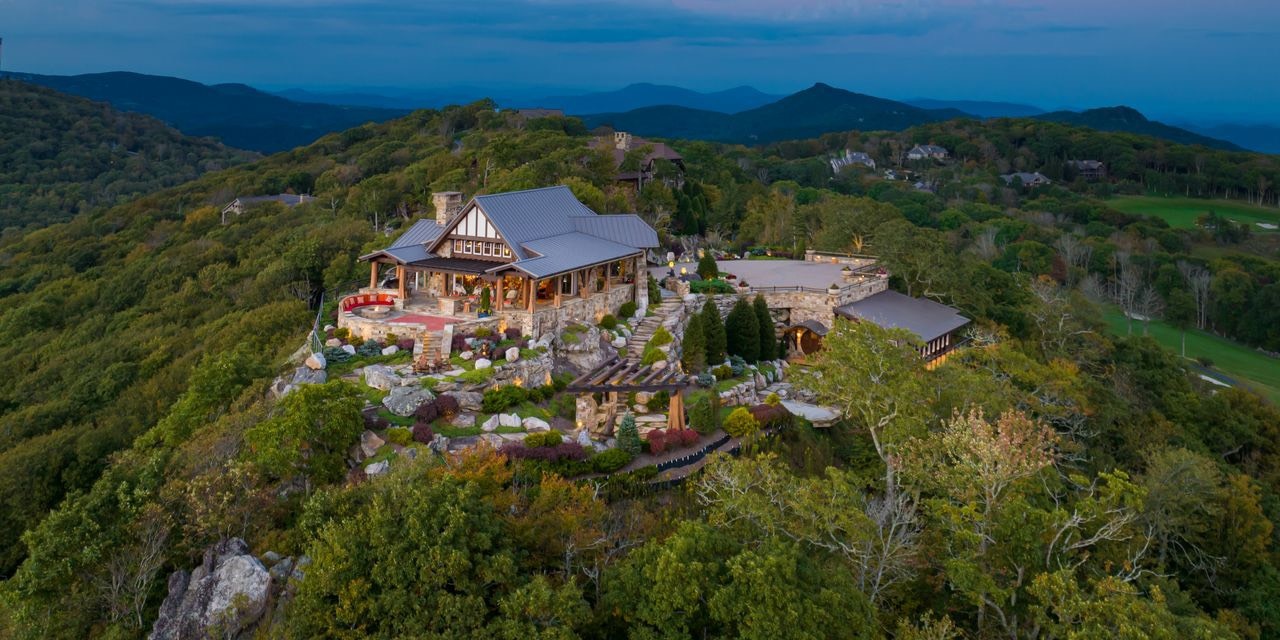 Ben trong can nha tri gia 29,75 trieu USD tai Bac Carolina hinh anh