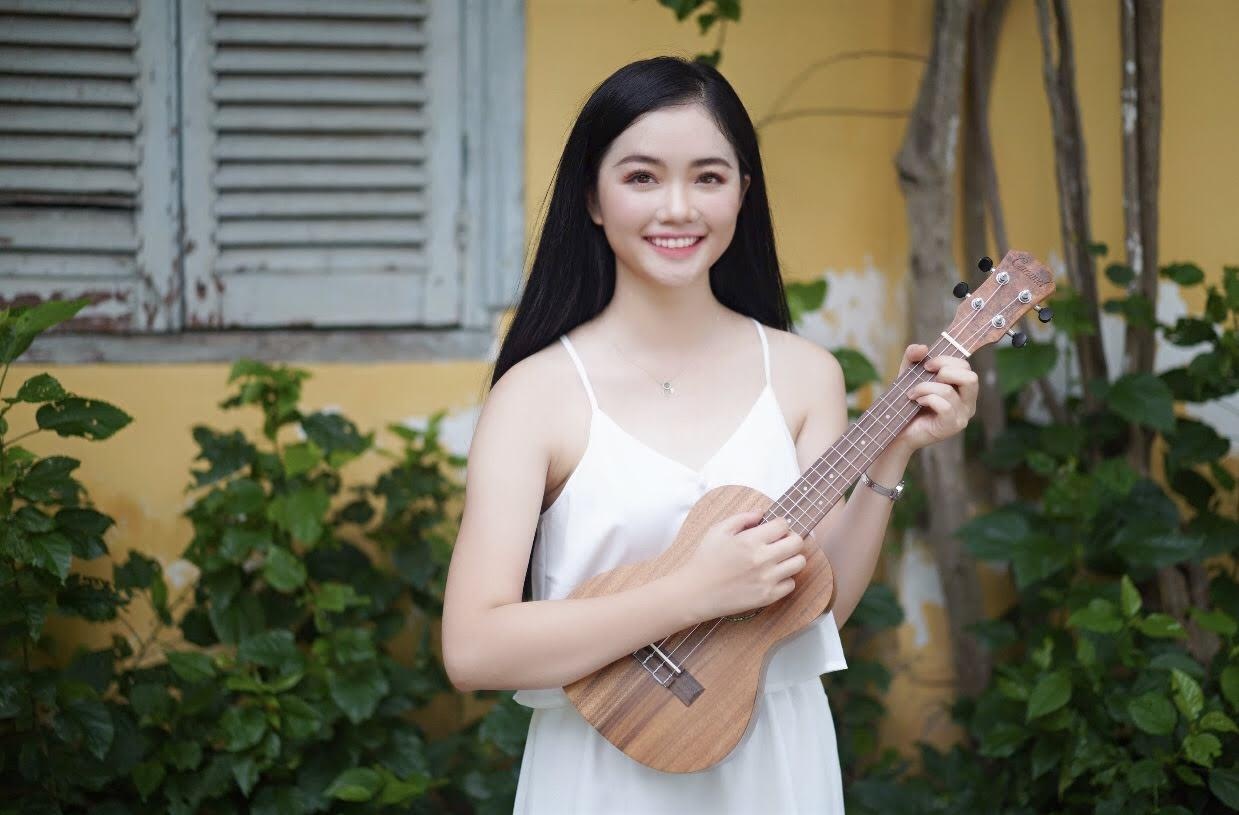 A khoi Ngoai thuong vua dan vua hat 'Top of the world' hinh anh