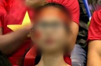 Lo 'len song' khi di xem U23, co gai bi dan mang binh luan nhan sac hinh anh